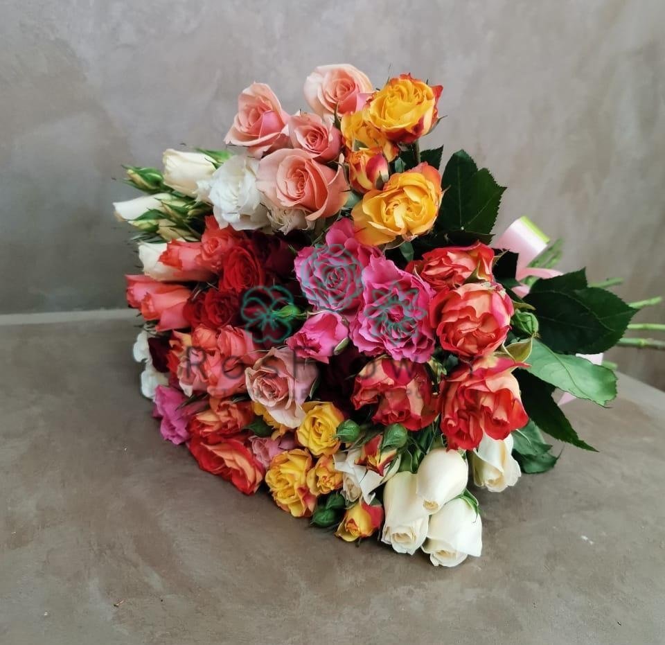 Букет цветов из: Розы в Губдене