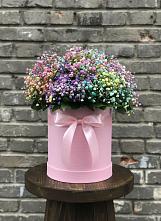Цветочная композиция из Гипсофила и Розы в шляпной коробке в Губдене