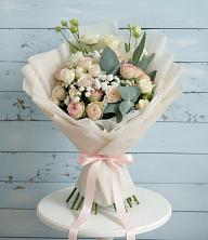 Букет цветов из:  Розы и Лизиантусы в Губдене