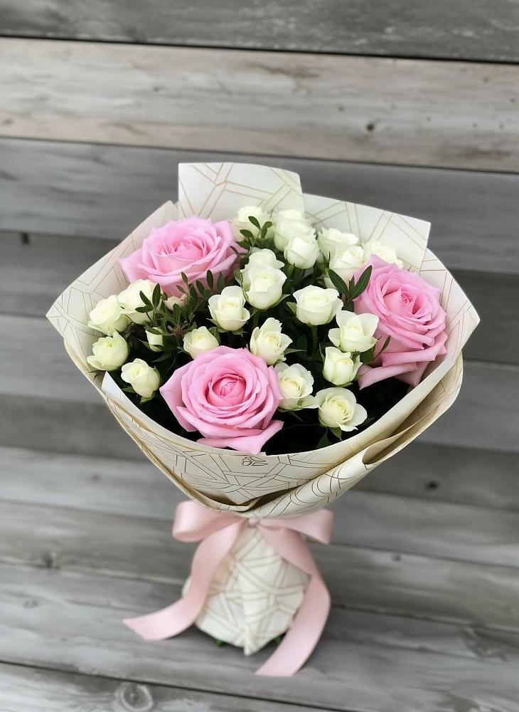 Букет цветов из: Розы в Губдене