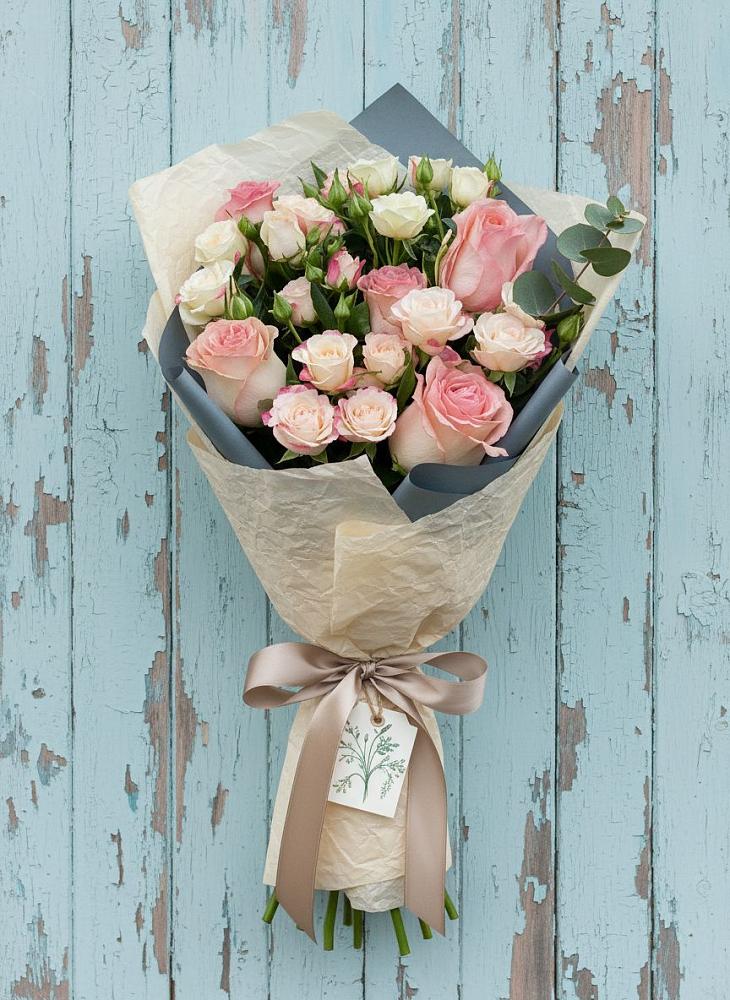 Букет цветов из: Розы в Губдене