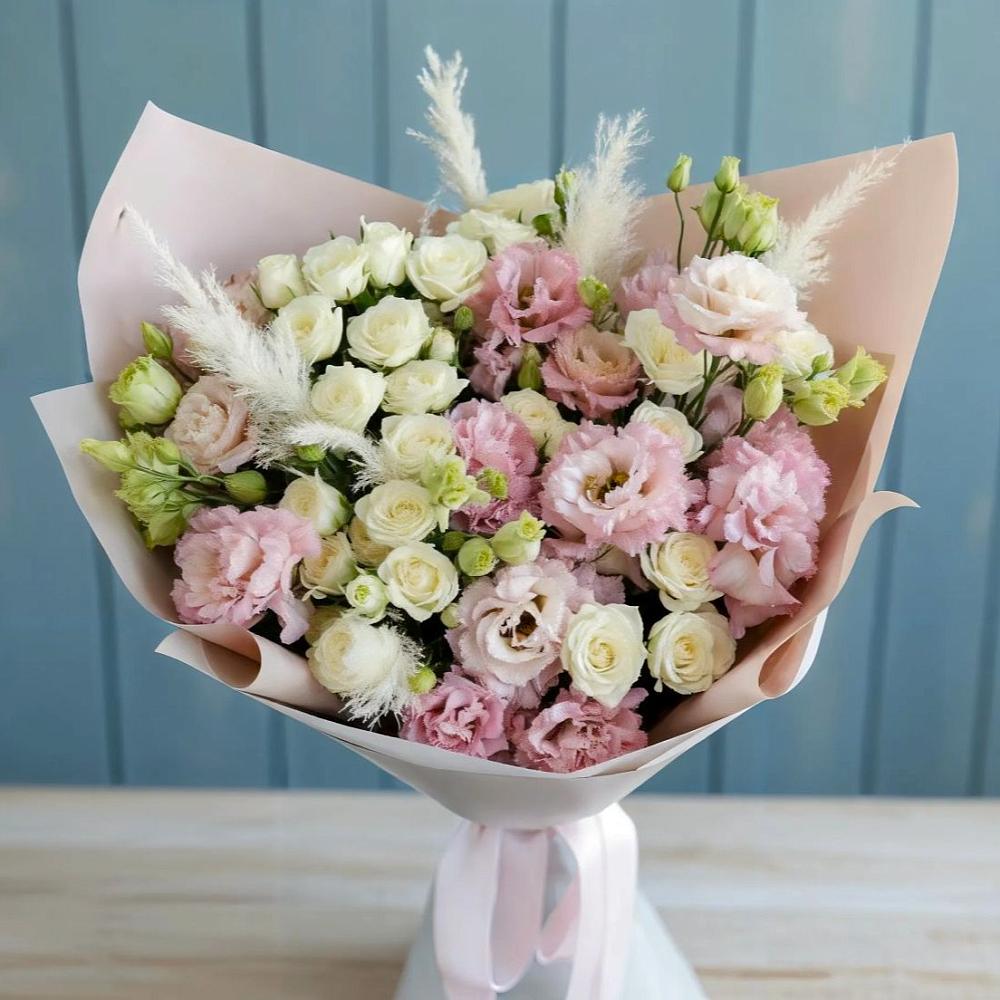 Букет цветов из: Альстромерии и Розы в Губдене