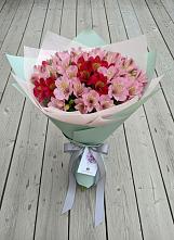 Букет цветов из:  Альстромерии в Губдене