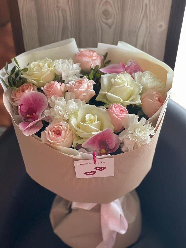 Букет цветов из: Орхидеи, Розы и Гвоздики в Губдене