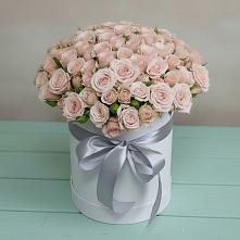 Цветочная композиция из Розы в шляпной коробке в Губдене