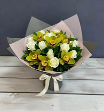 Букет цветов из:  Орхидеи и Розы в Губдене