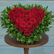 Цветочная композиция из Розы в виде сердца #REPLACE_PRED# Губдене