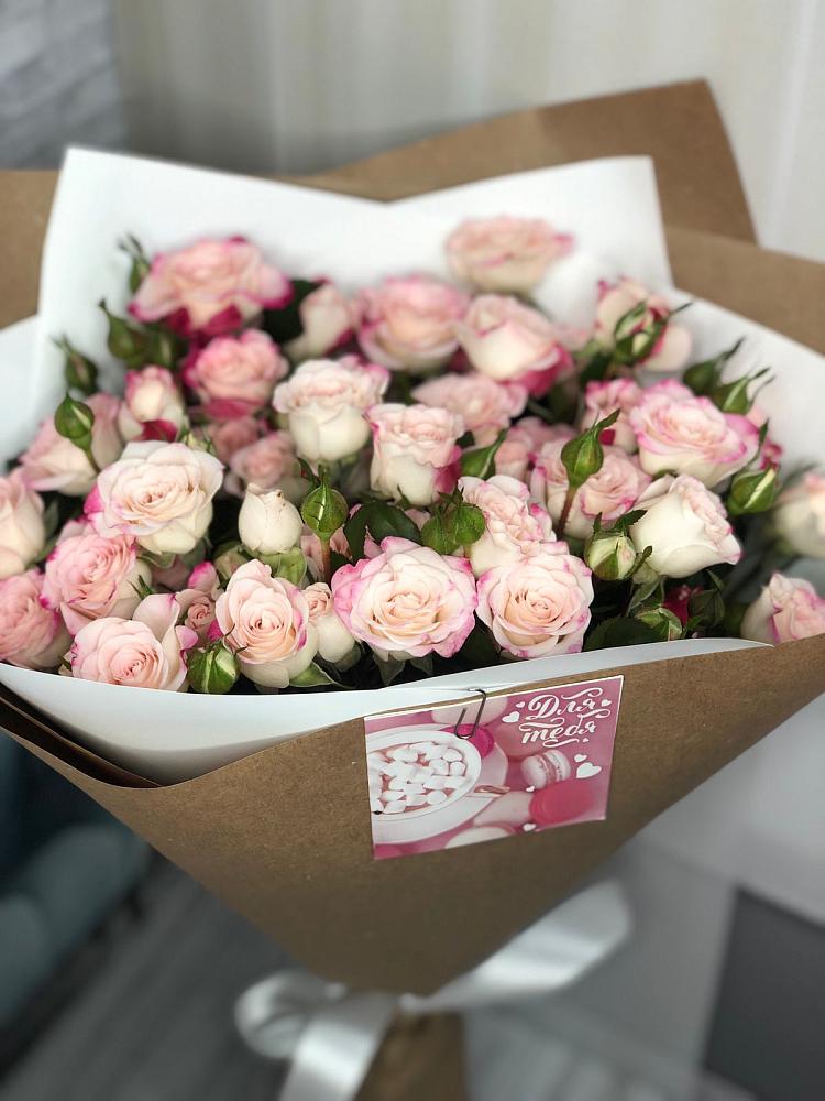 Букет цветов из: Розы в Губдене