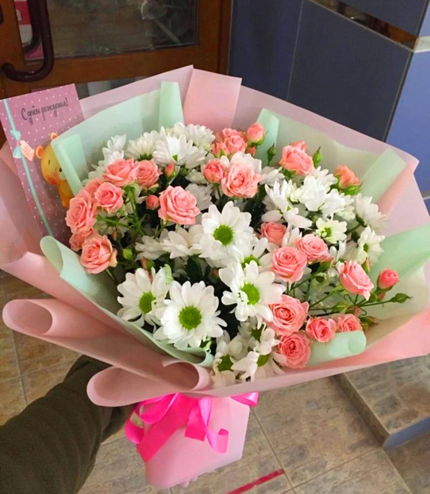 Букет цветов из: Розы и Хризантемы в Губдене