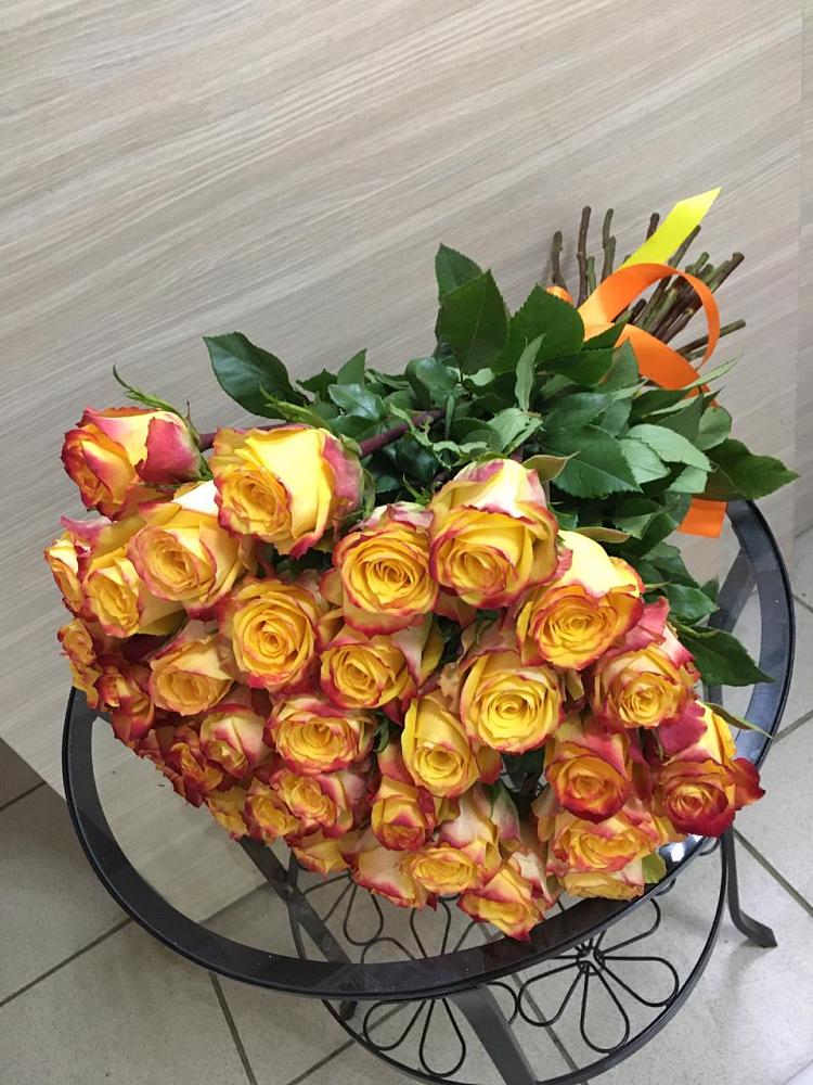 Букет Желтые розы в Губдене