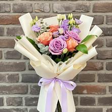 Букет цветов из:  Лизиантусы и Розы #REPLACE_PRED# Губдене