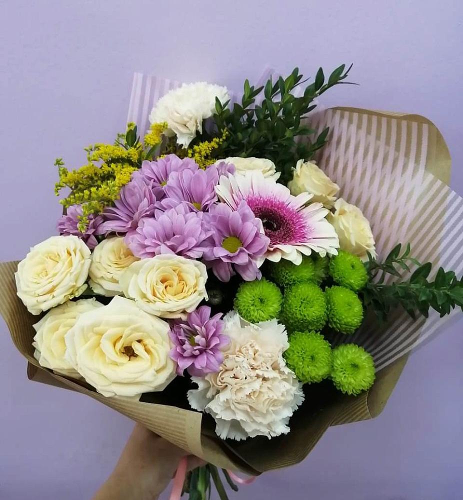 Букет цветов из: Хризантемы, Розы, Гвоздики и Герберы в Губдене