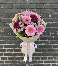 Букет цветов из:  Герберы и Хризантемы в Губдене