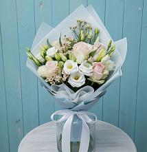Букет цветов из:  Розы и Лизиантусы в Губдене