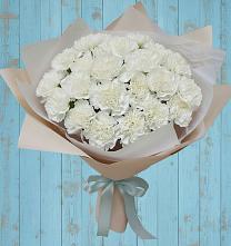 Букет цветов из:  Гвоздики в Губдене