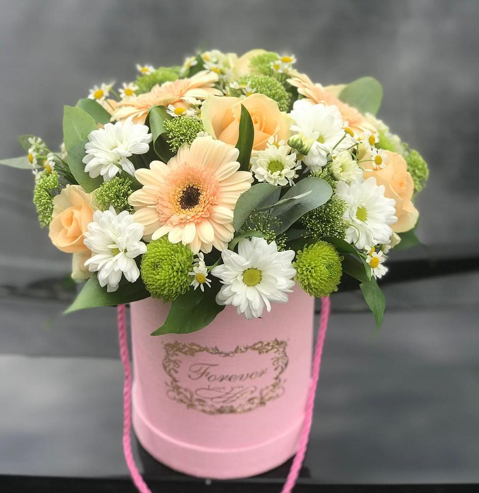 Цветочная композиция из Розы, Герберы и Хризантемы в шляпной коробке в Губдене