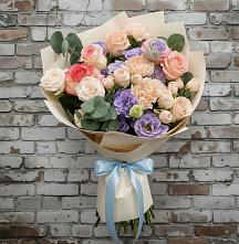 Букет цветов из:  Розы, Лизиантусы и Гвоздики в Губдене