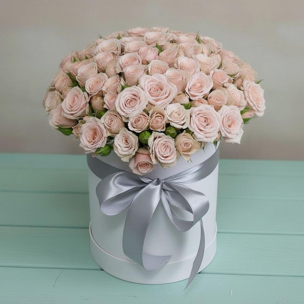 Цветочная композиция из Розы в шляпной коробке в Губдене