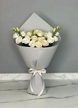 Букет цветов из:  Розы и Лизиантусы в Губдене